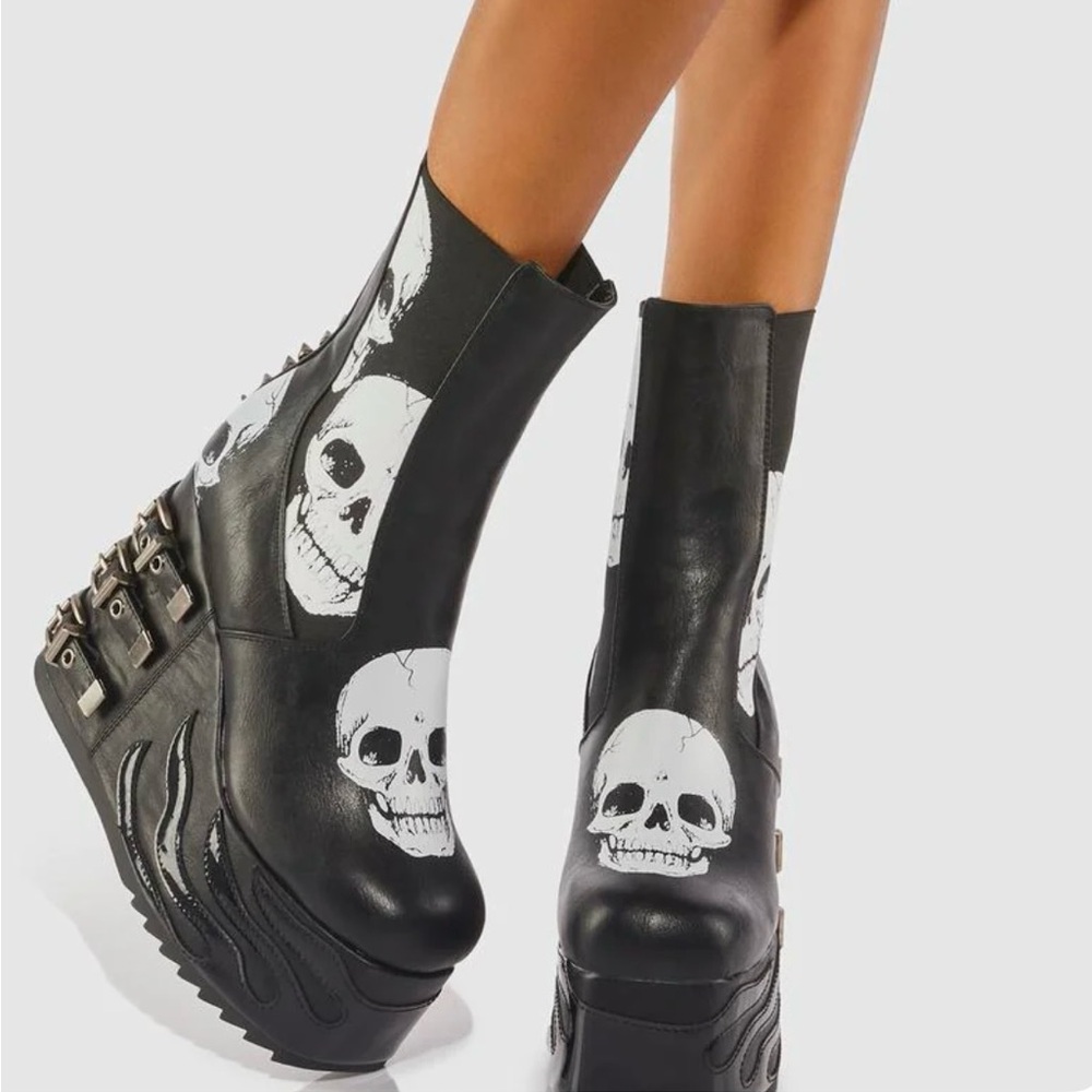 Edgy Black and White Platform Boots with Skull Motif